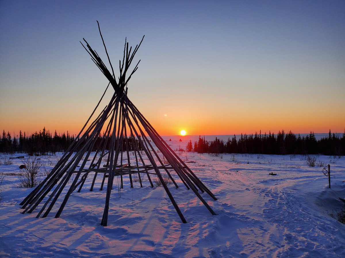 storm32x's tweet image. My Beautiful View for the next 2 Months 

#selfisolation #COVID19 #SelfDistancing #sunset #2monthgoosebreak #creeculture #Paradise #feelingsafe