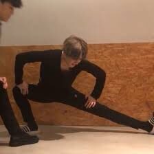 we can’t forget about bambam’s iconic never ever leg stretch