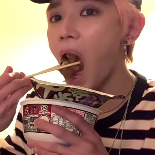 taeyong eating is such a mood