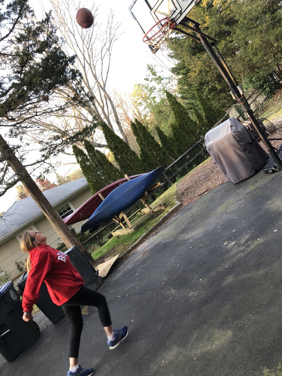 Patrici37837954's tweet photo. Basketball in the time of Coronavirus. Making every shot count. Grateful to be well each day. Stay healthy. Be active. #SpringMeOut. #BeachAt OurBest @ptbeachsuper https://t.co/PMlA6DTmTY