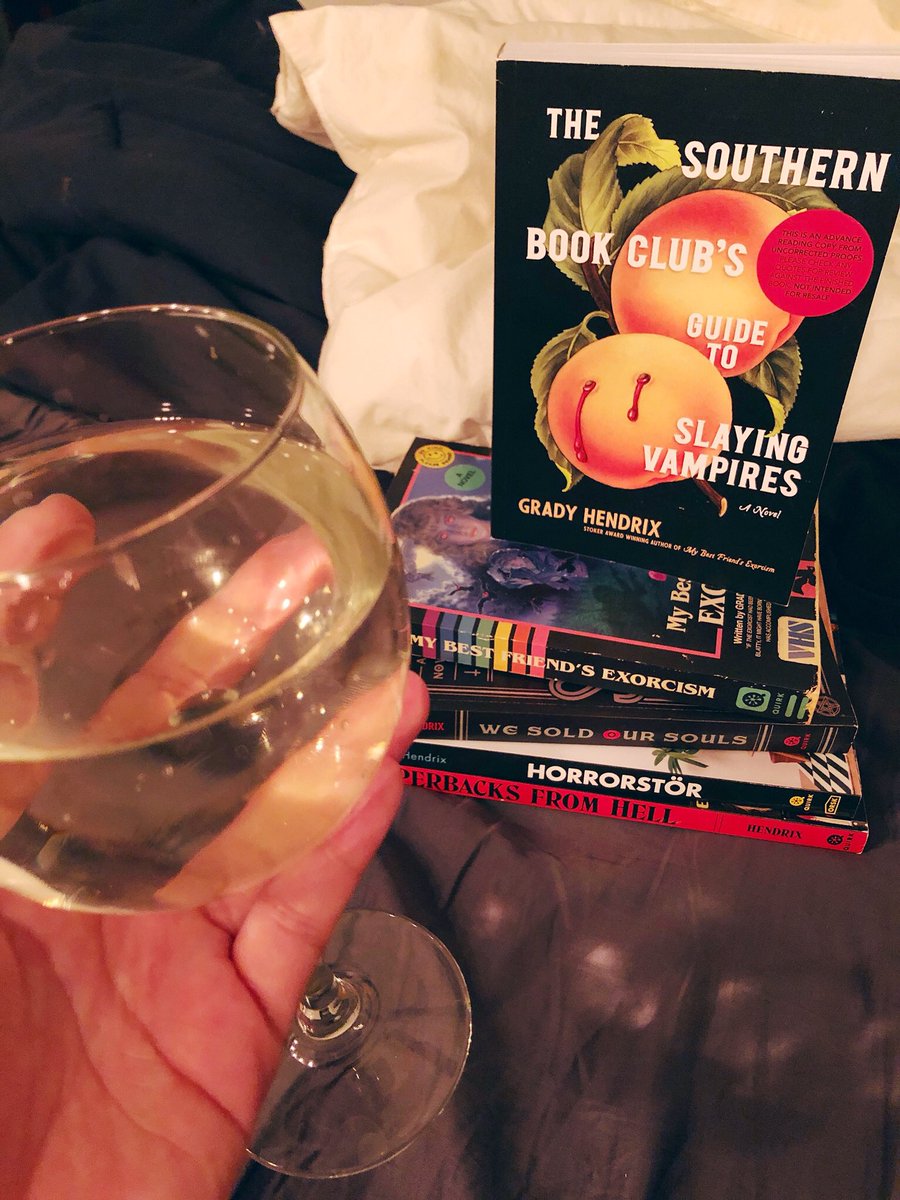 flavialately's tweet photo. @grady_hendrix A bit late to the party due to internet issues...but happy birthday to The Southern Book Club’s Guide to Slaying Vampires!!! Wish I had some red wine for the occasion 🍷🧛🏻
#Drunkula #TheSouthernBookClubsGuideToSlayingVampires https://t.co/9EDz2BFaI8