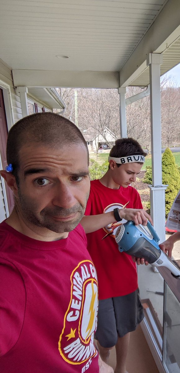 MistahBruno's tweet photo. Sorry #FitLeaders and #MEMSPAfitness, no #RunBeforeTheSun or #Run at all today. Instead after a bunch of Zoom meetings, my oldest and and I replaced our screen door. #DadsAsPrincipals #MakerDads https://t.co/GNwabFCbOt