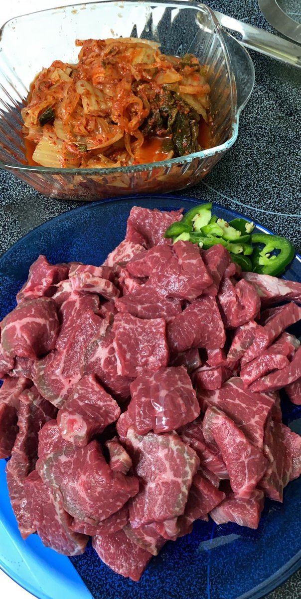 jaewonlim's tweet photo. Simple Korean barbecue for dinner 😋 #midweekrush https://t.co/KGWNwJ9EY5