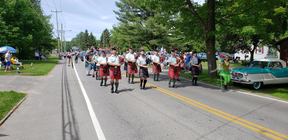 SoulangesS's tweet photo. Maybe a summer parade.... https://t.co/i666mRLsUB