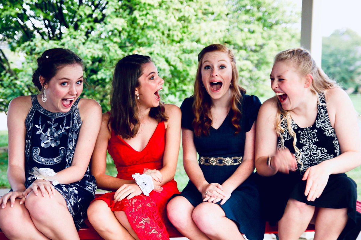 Lauren_A_Hofer's tweet photo. I’ve already posted my senior pictures, so this is to shout out my beautiful besties. I miss you all so much and I’m excited to see where your futures take you!! #MillardGrad2020 @_dreyology @ruoxi66 https://t.co/N80ingHrRC