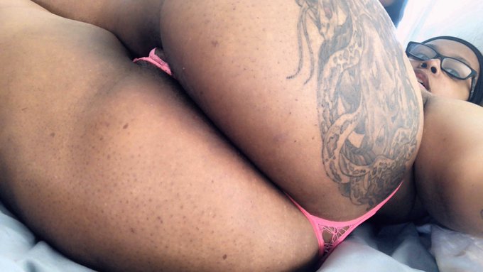 Look at fat ma trying to eat 🚨LINK IN BIO🚨 #jucy #dafinest #dafinestcreations #ass #artist #talktomenice<a href="/tag/jucy"class="tags">#jucy</a><a href="/tag/nodaysoff"class="tags"><span>#nodaysoff</span></a><a href="/tag/letsgo"class="tags"><span>#letsgo</span></a><a href="/tag/linkinbio"class="tags"><span>#linkinbio</span></a><a href="/tag/chicago"class="tags"><span>#chicago</span></a><a href="/tag/entrepreneur"class="tags"><span>#entrepreneur</span></a>