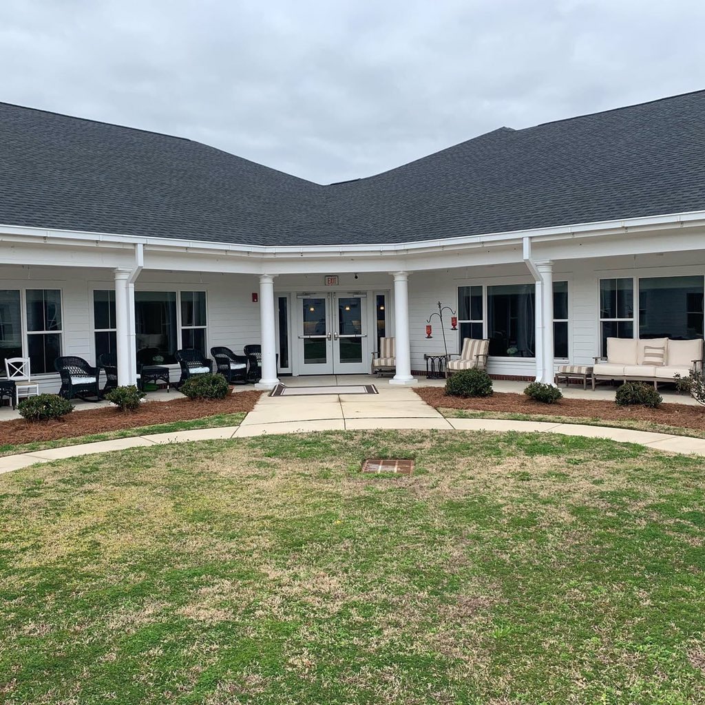 rayzesst's tweet photo. Commercial window tinting we completed here in Florence, SC. Great addition to this facility for heat, glare, and UV reduction. Give us a call today 843-496-0059 for your free estimate!  @ Florence, South Carolina #rayzesst https://t.co/OHORLTN8pC