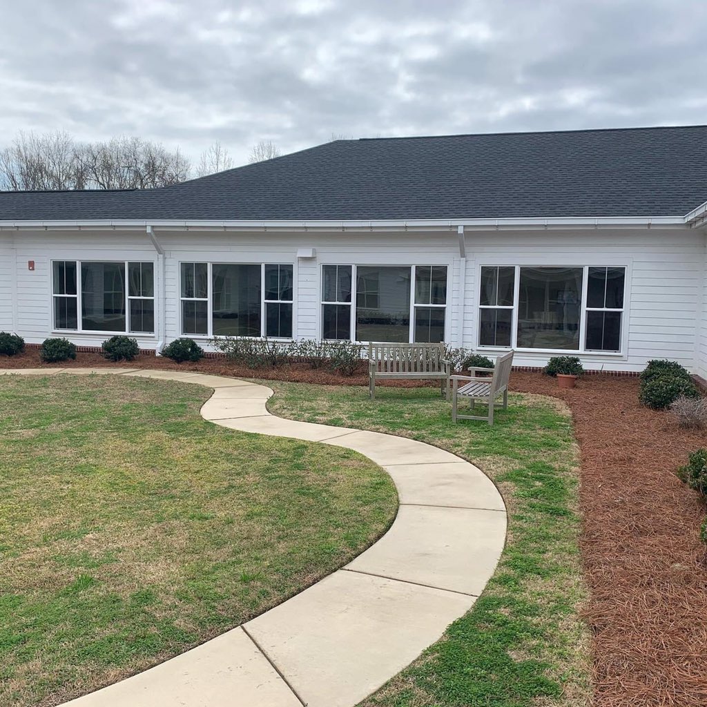 rayzesst's tweet photo. Commercial window tinting we completed here in Florence, SC. Great addition to this facility for heat, glare, and UV reduction. Give us a call today 843-496-0059 for your free estimate!  @ Florence, South Carolina #rayzesst https://t.co/OHORLTN8pC