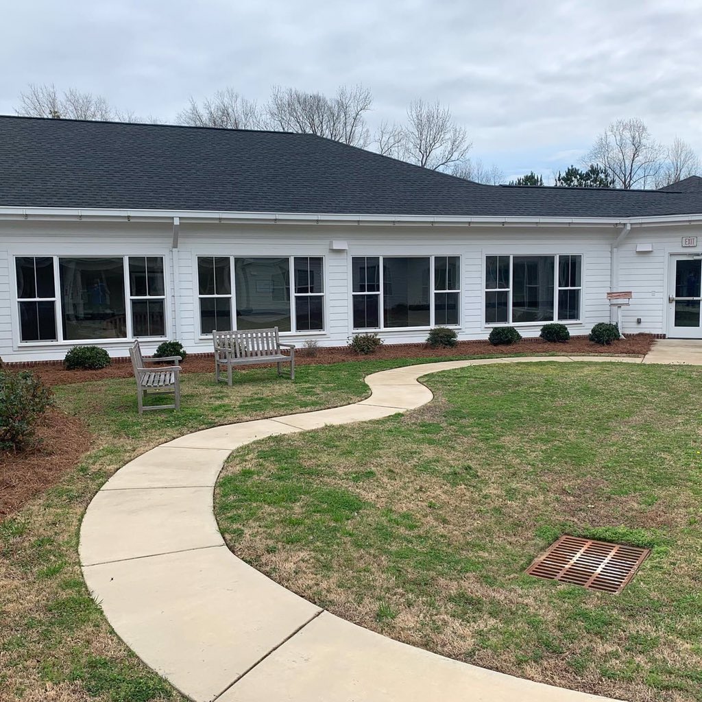 rayzesst's tweet photo. Commercial window tinting we completed here in Florence, SC. Great addition to this facility for heat, glare, and UV reduction. Give us a call today 843-496-0059 for your free estimate!  @ Florence, South Carolina #rayzesst https://t.co/OHORLTN8pC