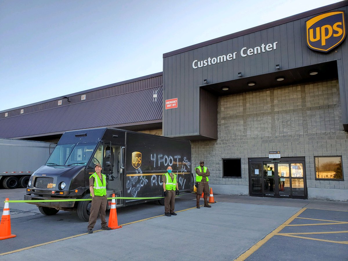safetylakeshore's tweet photo. @syrnorthsafety is embracing their CREATIVITY! Check out how their Safety Committee Members are getting Safety Tips to their fellow co-workers. Shout Out to their Manager, Dave Miller, for using his artistic abilities to address the 2020 DOK. @safetyfirstNED #NewDOK https://t.co/sbGFLWNMKQ