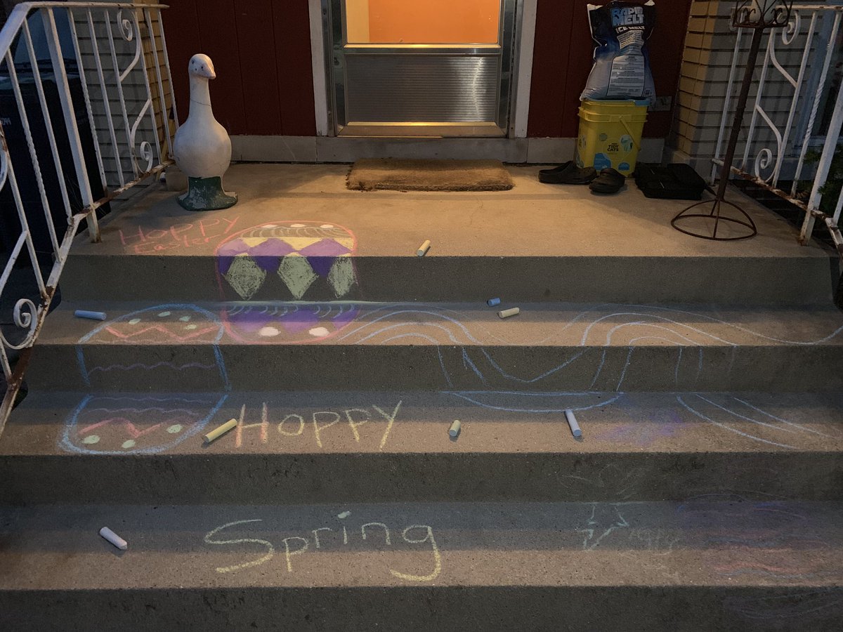 Danasloth13's tweet photo. @Simmonsknights1 Relaxing and having fun in the sun on Chalk Day!!🌷🥰🌺 https://t.co/sNVb6oPkaJ
