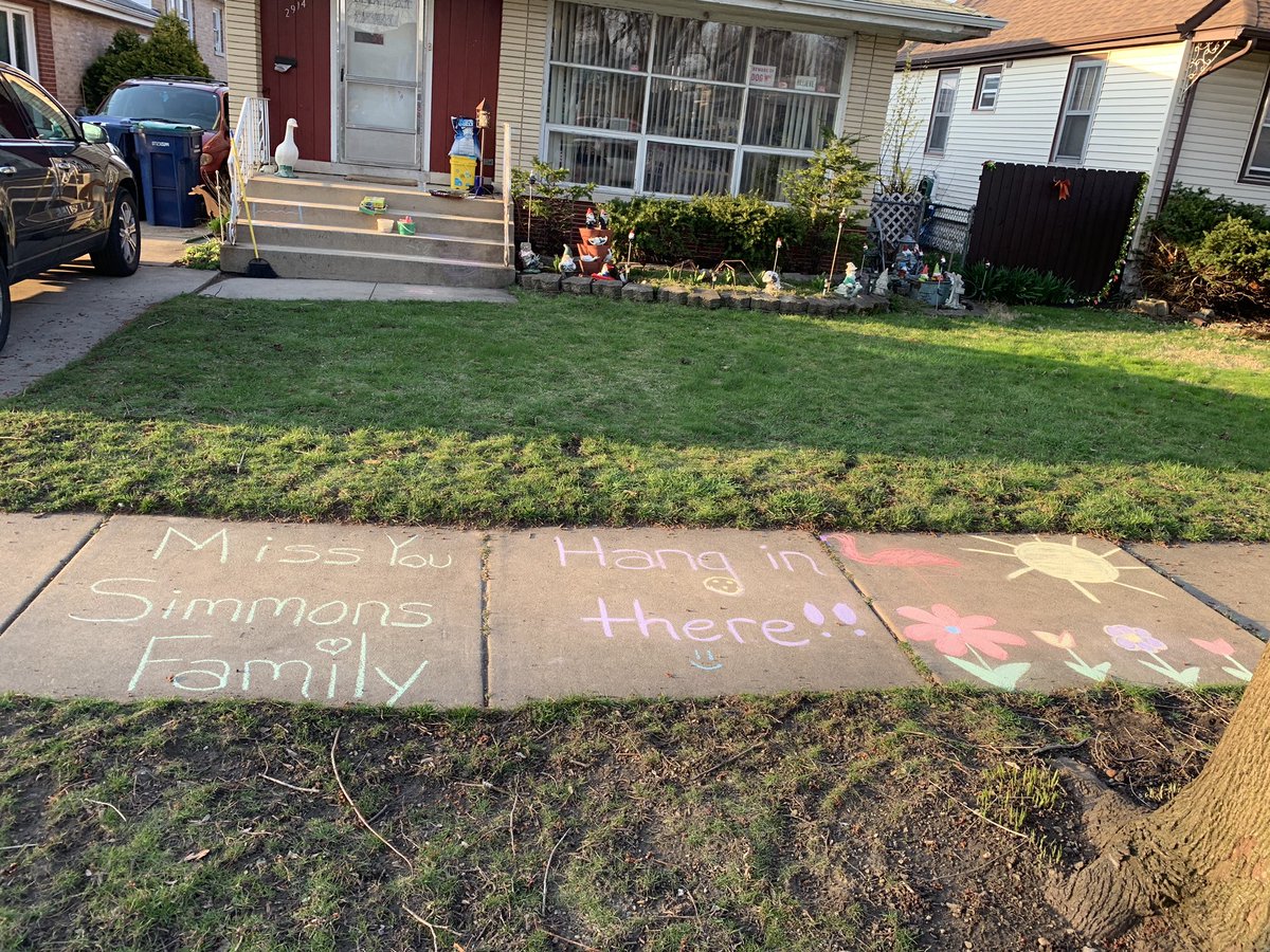 Danasloth13's tweet photo. @Simmonsknights1 Relaxing and having fun in the sun on Chalk Day!!🌷🥰🌺 https://t.co/sNVb6oPkaJ