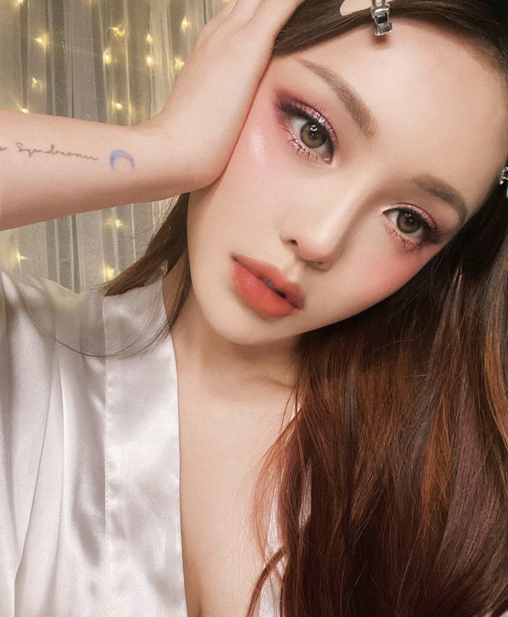世界で活躍する韓国のメイクアップアーティストponyちゃん 最近美人度増しすぎてるし色んなメイクがこんなに似合うの最強やな