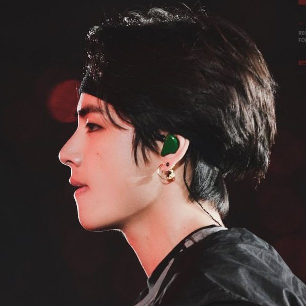 Taehyung& #39;s jawline :: a thread
