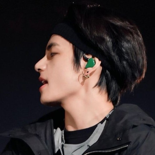 Taehyung& #39;s jawline :: a thread