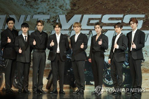 vliveindonesia's tweet photo. [V TODAY] EXO Ungkap Rasa Sayang pada Penggemar dalam Perayaan Debut.

👉🏻 https://t.co/fv8EdiZoLx

#VTODAY #VTODAYINDONESIA #엑소 #EXO #JTBCPLUS https://t.co/idUQVwXfzr