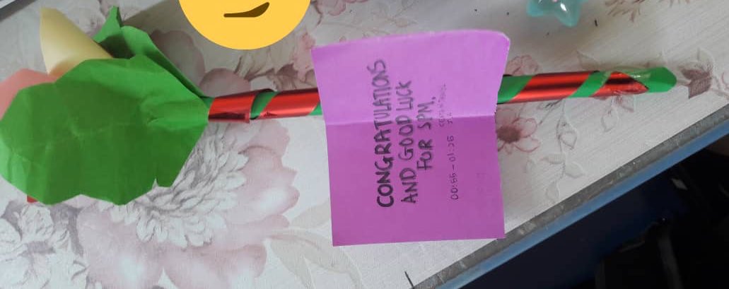 Which basically translates to my name. (Star)Then, before a big exam, i gave him a origami flower (i also gave those to 23 other of my friends but he’s the only guy that i gave to) with a good luck note AND a hint that i like him. JA - Certain Things 00:66 - 1:26