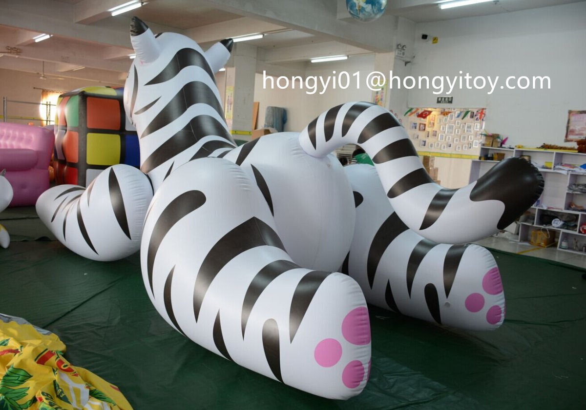 _Charlie_Cho's tweet photo. #tiger #whitetiger #inflatablesph #Fullmoon #RidersAtHome 10M Long Big Inflatable White Tiger Soft PVC 0.4 mm Animal Inflatable Bed For Fursuit Friday #furry https://t.co/3BbKrlx8Fe