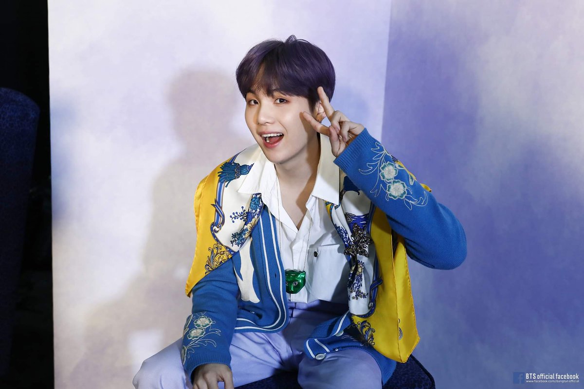 BLUESlDEJOON's tweet photo. boutta take a depression nap cause I can't stand being conscious anymore🤩 goodnight to namu and yoonie 🥺 https://t.co/aNDSv0gH18