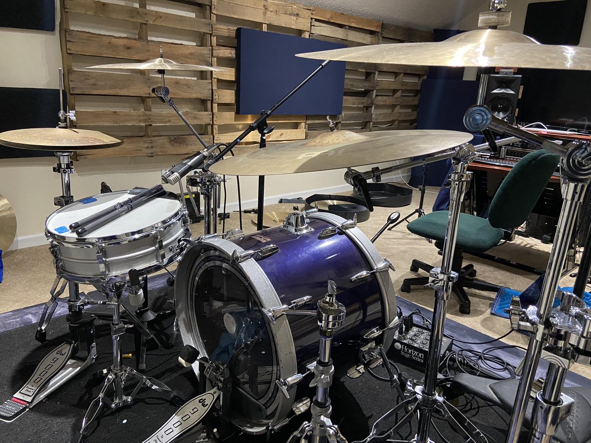 eddyvilar's tweet photo. Sometimes mic’ing the sound hole of a shallow snare is magic.  I was tracking a few folky acoustic songs that required a very vintage 70’s kind of fat smack versus modern day snare crack.  This mic technique paired with brushes was perfect for the style. https://t.co/blpkDI9Dsn