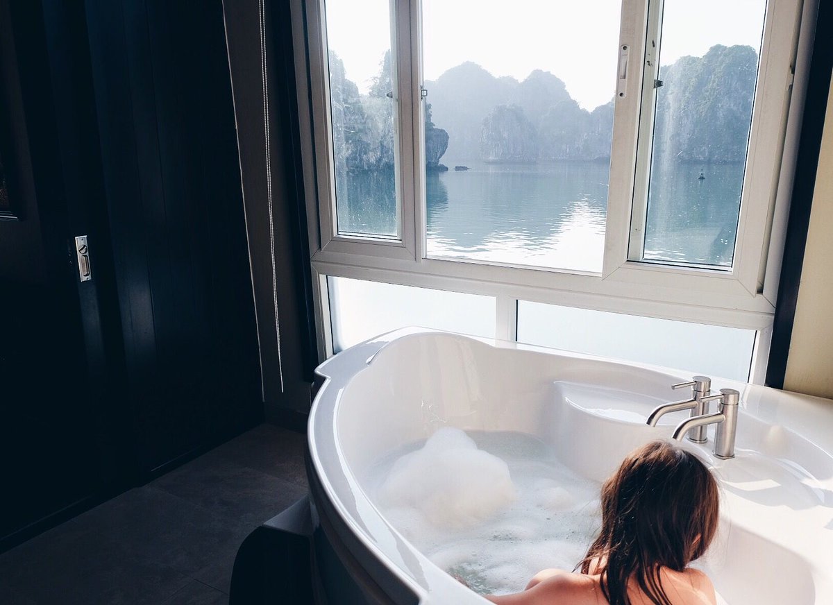 indojunk's tweet photo. Who is SAH (staying at home) or WFH (working from home) but still dreaming of sunny days and chilling by the beach on Halong Bay???

📸 Our beloved customers https://t.co/srFACWOXYR