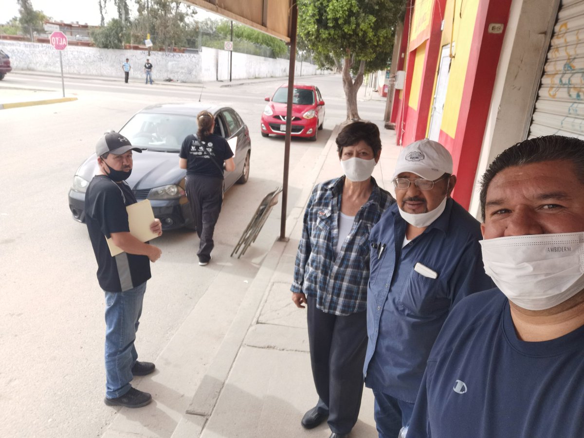LR_RodriguezT's tweet photo. Se agradece el apoyo a los (Micro) y trabajamos en equipo apoyando en el llenado de solicitud para que  accedan a este crédito que la gobernadora  @ClaudiaPavlovic activó a través de @EconomiaSonora

 Sigue pendiente  apoyo para la gran mayoría de los comerciantes  informales. https://t.co/saQQnK7JPu