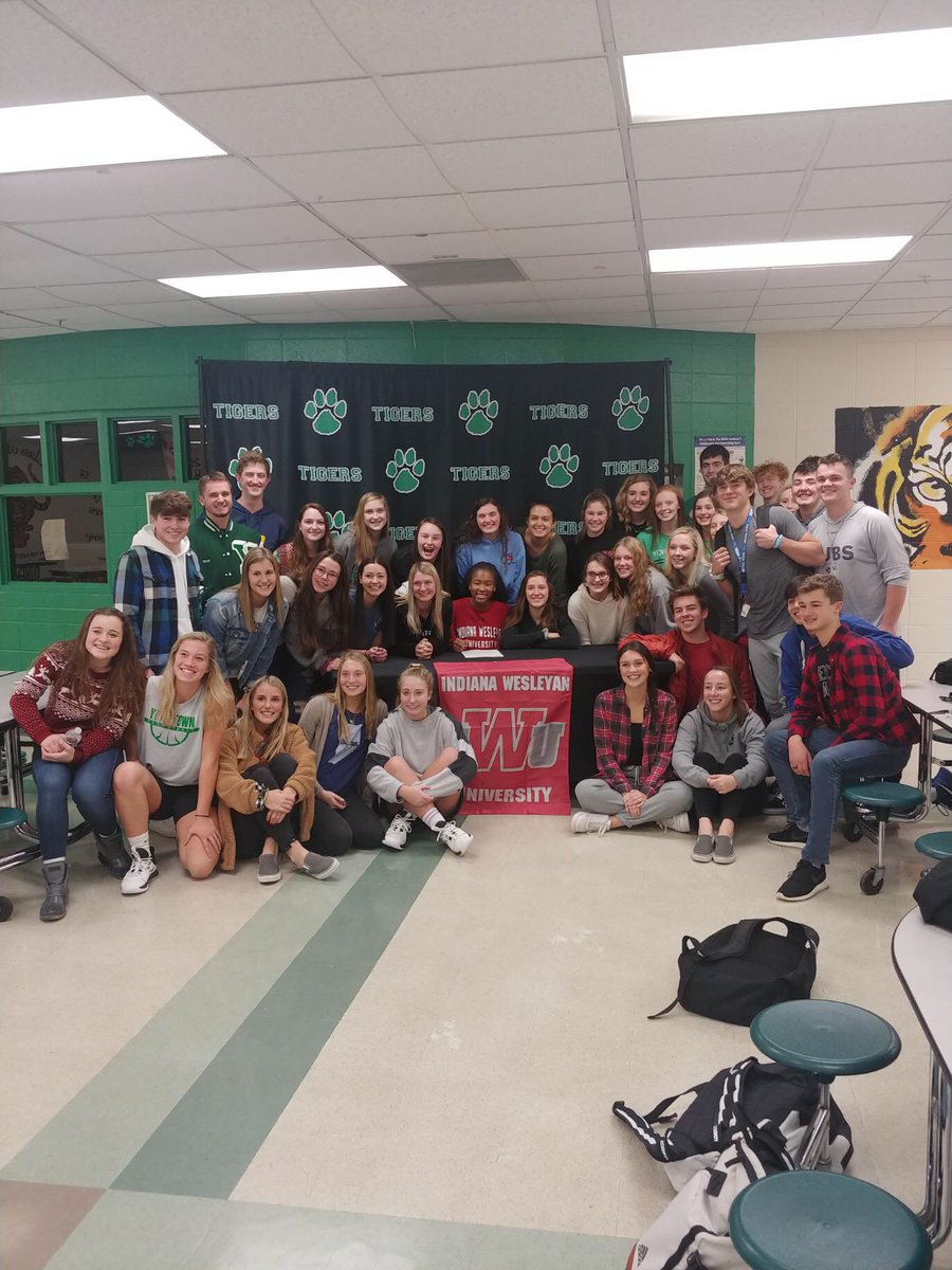 watkins_court's tweet photo. @Jsteve_13 @carson_stevens1 @BillyMcNamara1 @WillyBaseball01 @GSmalstig @DCantanzarite @sebpsu4 @AlaraMiller @lghawk59 @granttweedy @YorktownHighSch @SalleeAvery @sarah_greenn @Isaac_Stachler @evanfauquher8 @landonb131 @jennymorey_ @stinson5_ellee @lower_unit #memorychallengeYHS 
I nominate: @kate_vinson0051 @RyanMDillman @brittany_baize https://t.co/pi2xAmBSNN