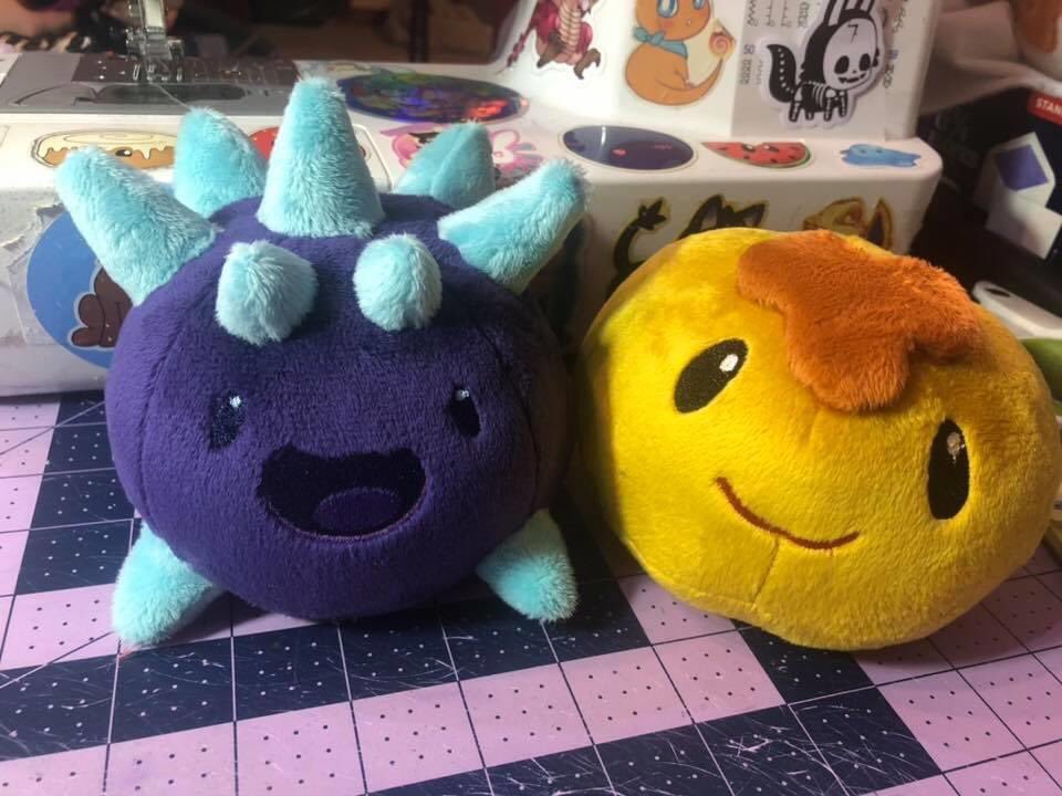 emberfallplush's tweet photo. Some slimey slimes first all your slimey needs! Ember is working hard on masks and plush commission progress will resume Friday. Thank you all for your patience as Ember works on over 100 mask orders! #plushys #plushtoys #honey #honeyslime #crystalslime #crystal #slime https://t.co/x0DfluCCZ4