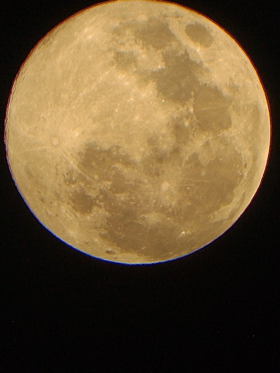 Jamás dejo de asombrarme de lo hermoso que es la luna #SuperlunaRosa #SuperLuna #LunaLlena #Luna