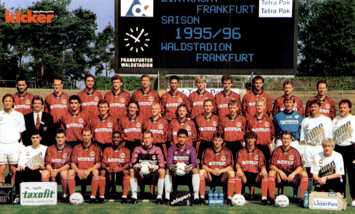 O tradicional Eintracht Frankfurt estreou na vigésima terceira edição da 2. Bundesliga, a equipe foi rebaixada da Bundesliga na temporada anterior. A equipe de Hesse jogou por seis vezes, sendo a última vez na temporada 2011-12 quando retornou para a BundesligaFoto: Kicker