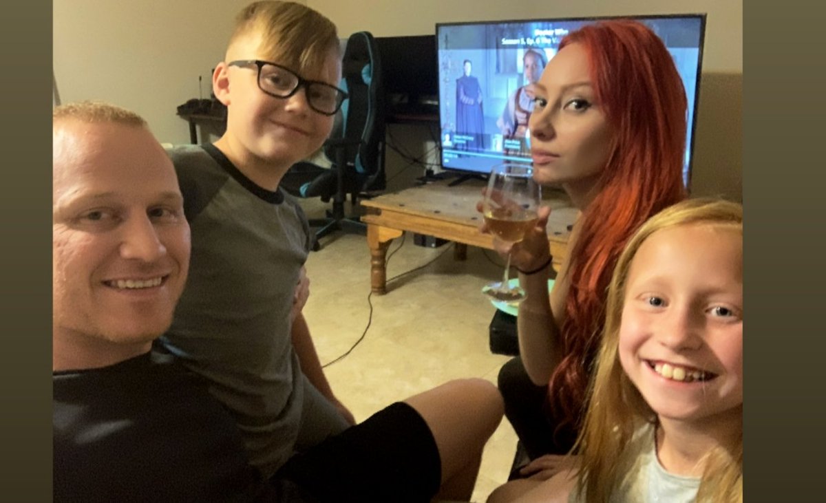 Jenn_Again_'s tweet photo. the ultimate gingers watch the ultimate ginge
#doctorwho #whovians #doctorwhohappyhour #virtualvampires #comealongpond https://t.co/eqxeF5pKMv