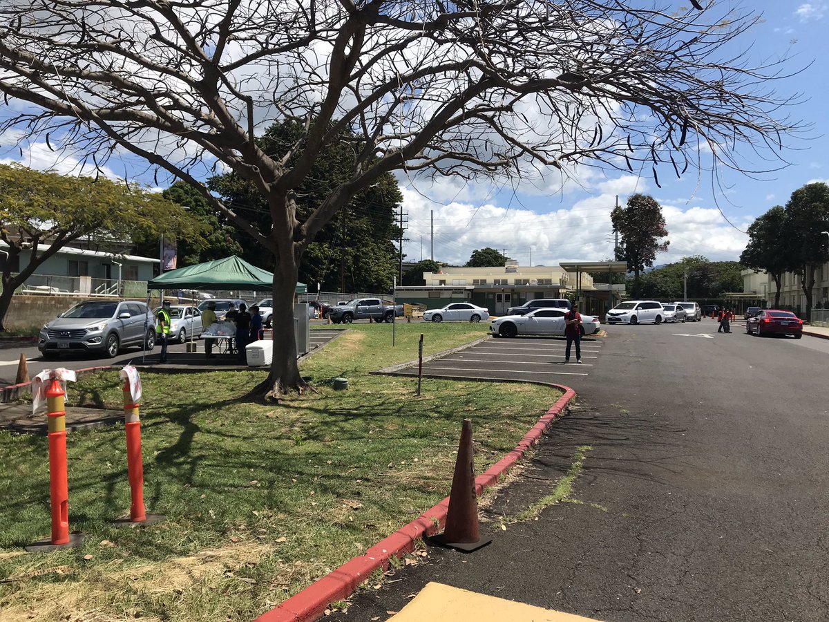 LehuaElementary's tweet photo. First day: grab &amp; go free meals for children: 94 breakfast &amp; 220 lunches served. Everyone who came, had a meal.  Mahalo to Manana Elementary, Highlands Intermediate staff, CAS Hui, and many other DOE personnel who came out to help.  @HIDOE808 @PWComplex @HIDOE808_DrK https://t.co/WDchYcqT6i