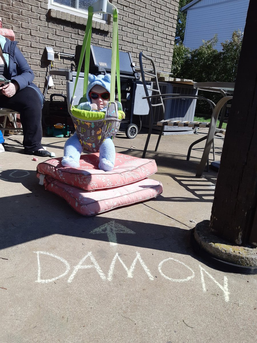 AdamYoung329's tweet image. Pro tip - Sidewalk chalk your kids name on the ground so you can remember their name!  #dadtip #protip #dadhack