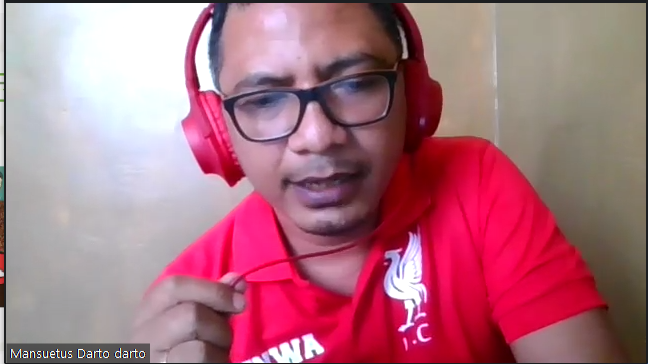 InfoSPKS's tweet photo. sahabat petani sawit, saat ini sekjen kami @dartowojtyla mulai presentasi dengan mengankat #Covid19 : tantangan bagi kabupaten bersawit, dalam acara diskusi #sawit diadakan oleh @yayasanmadani #infospks #infopetanisawit #diskusisawit https://t.co/RIYgnWdQ4g
