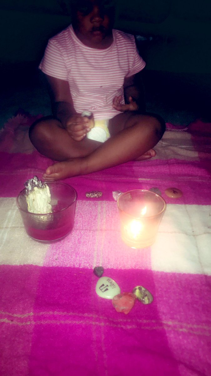 DaddiHood's tweet photo. Tonight’s sesh was fiya..Ubi hand picked 7 crystals..we cleansed and released to allow for new beginnings..I let her arrange them ALONE..this what we got..we may not have it all together, but spiritually, we gon be alright..🙏🏾💪🏾❤️🌚 #Itgotreal https://t.co/rzGy27m1fg