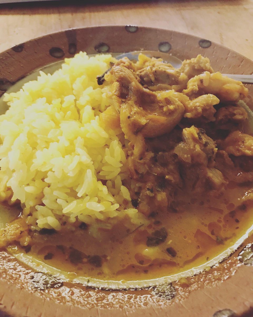 カラミちゃん V Twitter チキンカレー作り方 初のインスタライブご視聴ありがとうございました 材料と作り方を インスタに レシピ公開 しています 途中 ベーシックチキンカレーから旬のフルーツの を加えた キウイのスパイスカレー にアレンジしましたら