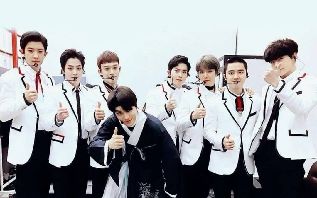 CRYSTAL80658129's tweet photo. Exo and exo-l are always together❤️#광활한_우주에서_만난_엑소와_엑소엘 https://t.co/20rQYIFwzV