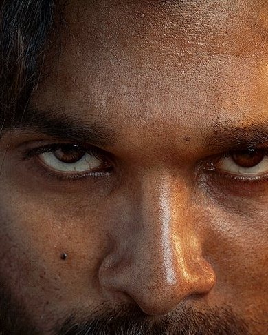 ManoharIcon27's tweet photo. Anyone Observed This Things 🤔

* Moles on Face
* Dust on Shirt
* Thayatthu
Something edo untundi Sukku Logics 🙌🏻 edoti pedthadu

|@alluarjun|#Pushpa| 
#HappyBirthdayAlluArjun https://t.co/EdT12iwBSn