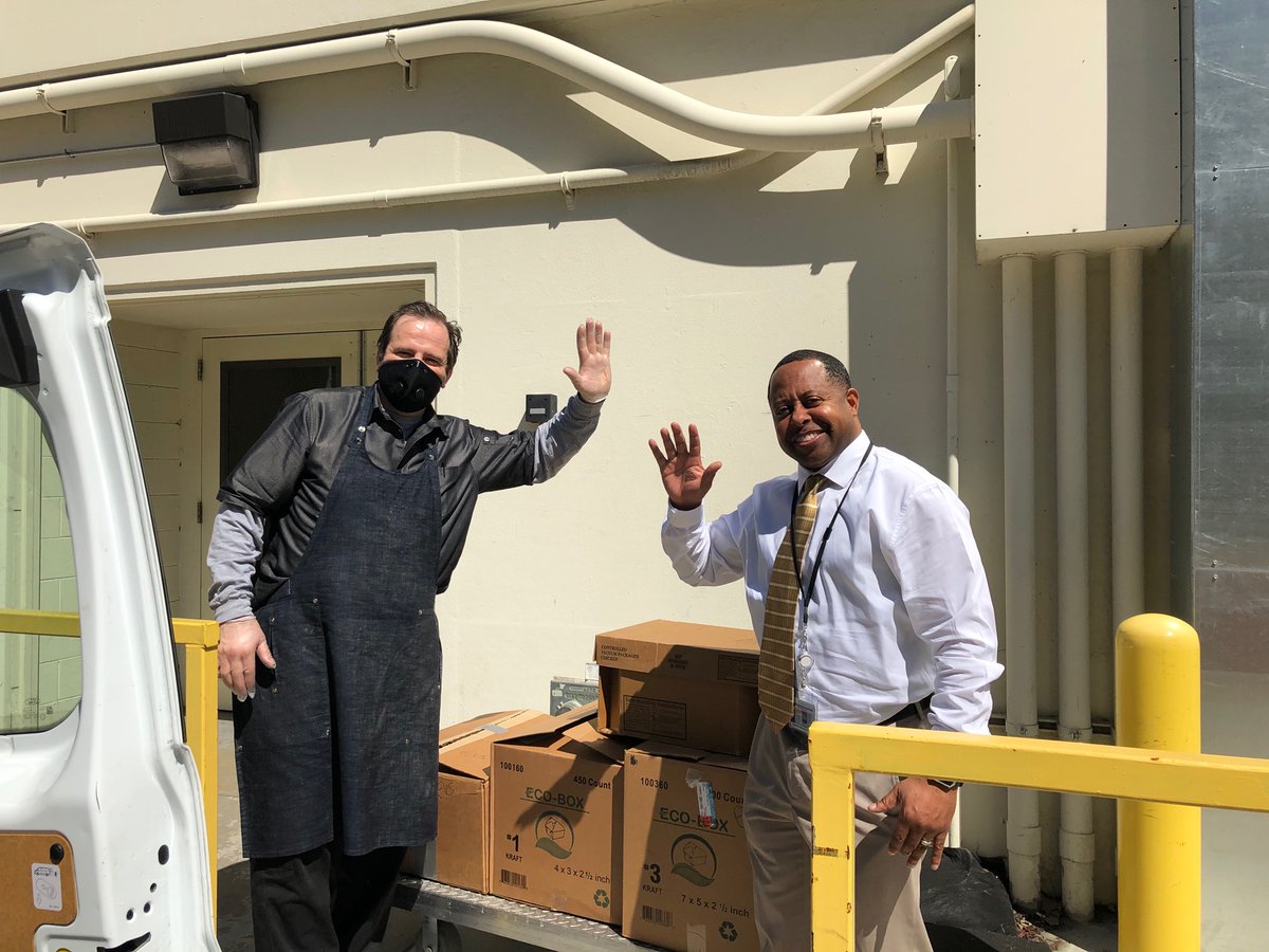 wastenofood's tweet photo. Today, we partnered with @DonatoEnoteca to deliver meals to healthcare workers at  Kaiser Redwood City to thank them for their service. Thank you to the donors who made this possible. #COVID19 #coronakindness https://t.co/Ao8XKqOfPZ