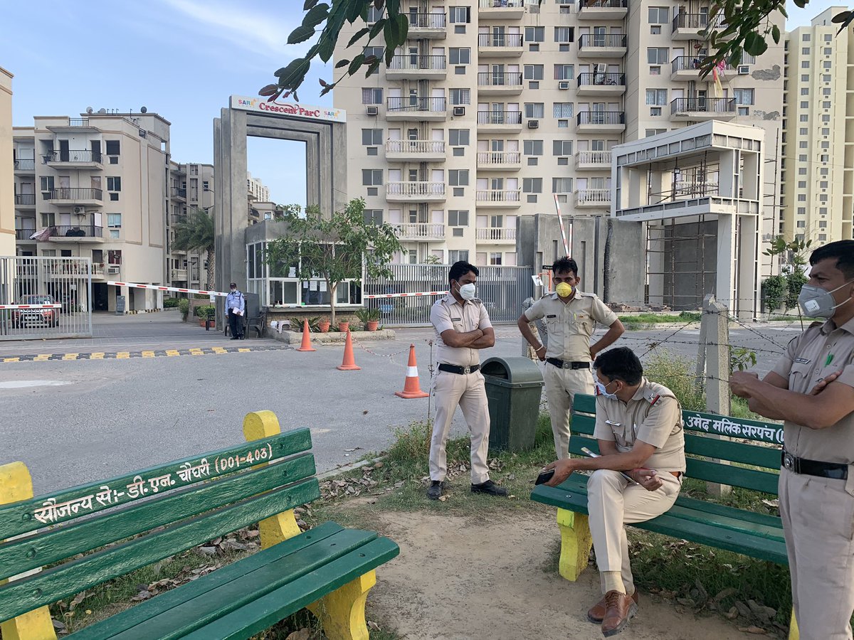 RWASAREHOMES92's tweet photo. @cdgurugram your team is misusing the power
one of your team members called @gurgaonpolice to shut down the system installed by @RWASAREHOMES92 for the screening of vitals at society gate &amp; police came than your person on phone stated falsely that @DC_Gurugram ask him for that. https://t.co/9Vk4HOnSLV