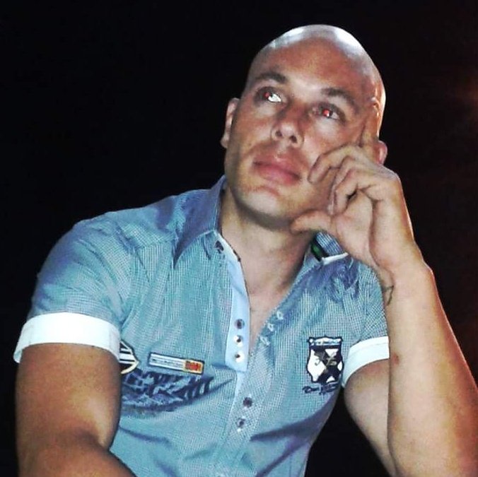 styledpro's tweet image. Vamos a por un día más...