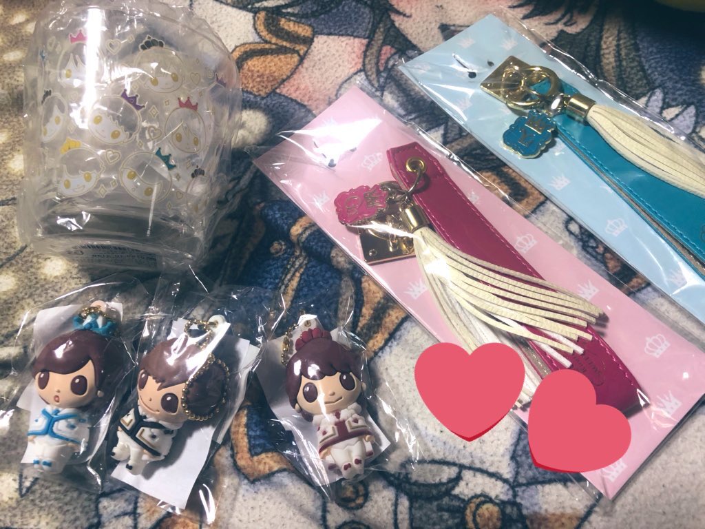 Vanilla_stardus's tweet photo. 画像ちょっとないんだけど画像のと、
データカード数年分×複数切り取り無しがあるので

欲しい人の希望多かったら企画にします

#欲しいと思ったらRT https://t.co/dztvsSYeJZ