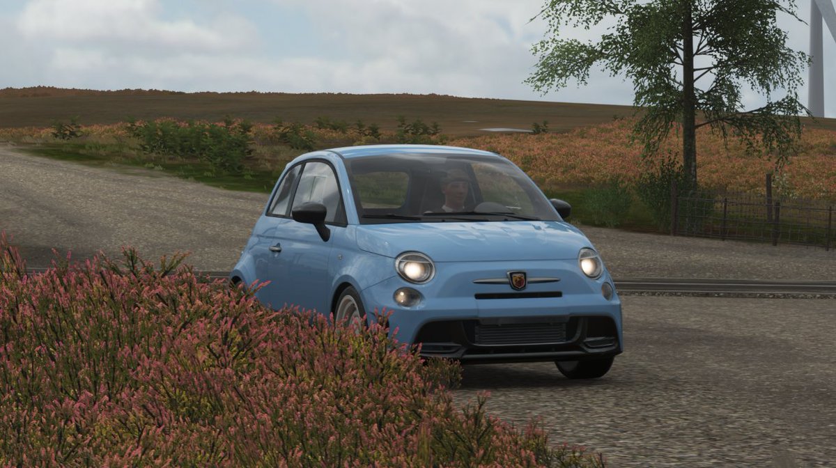 Nightly Forzaposting: Took an Abarth modified FIAT 500 past some pretty spring fields...