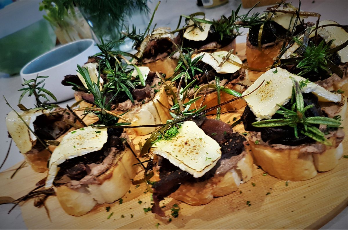 Rare roast Beef, French Brie &amp; Onion Marmelade...