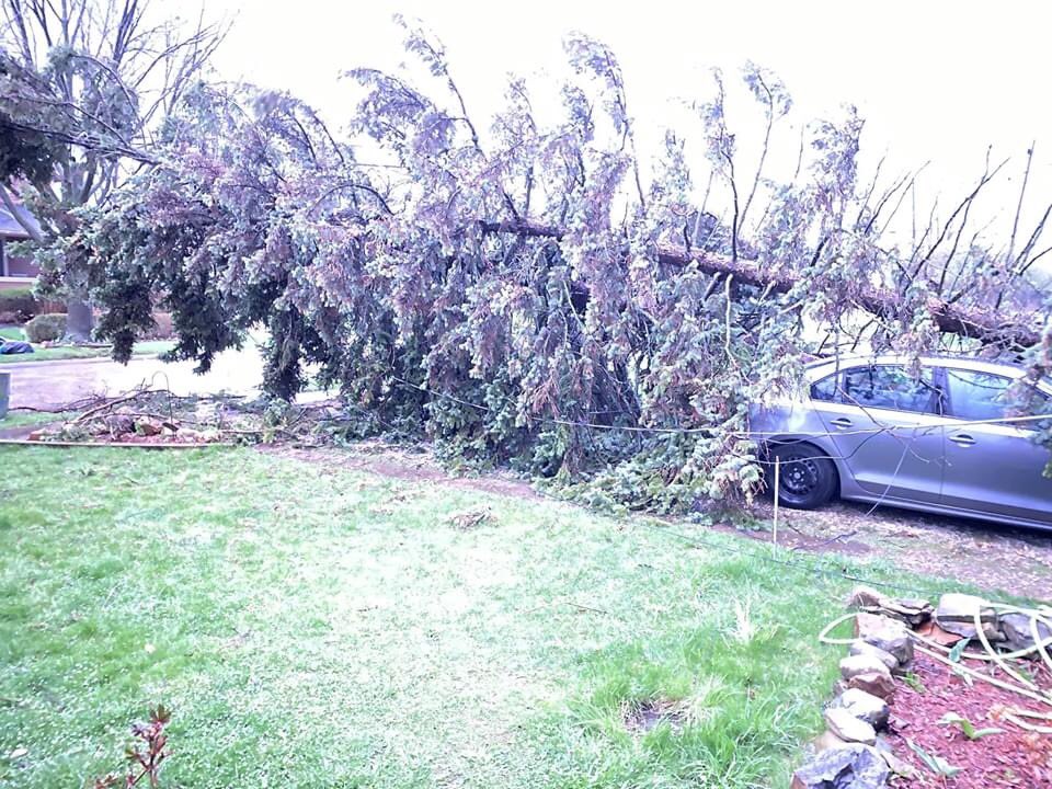 ScottTaylorTV's tweet photo. A look at some of the damage near a friend’s house just off the Square in Medina, Ohio this morning.  #Medina https://t.co/XJPUaGthXt