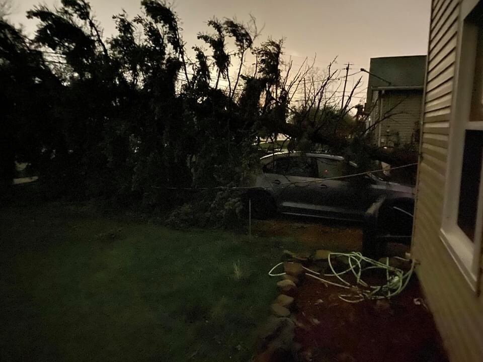 ScottTaylorTV's tweet photo. A look at some of the damage near a friend’s house just off the Square in Medina, Ohio this morning.  #Medina https://t.co/XJPUaGthXt