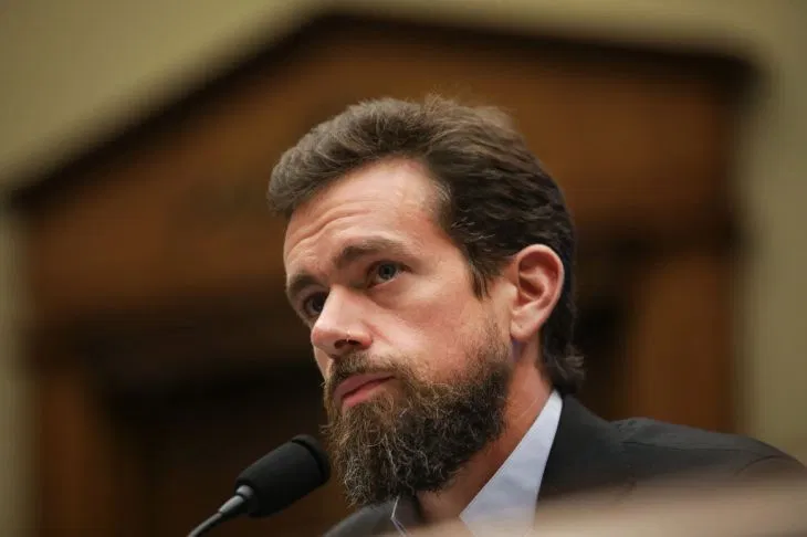 zornitsaxx's tweet photo. สมเด็จพระราชาธิบดี Jack Dorsey CEO ผู้ก่อตั้งประเทศทวิตเตอร์ ทรงบริจาคพระราชทรัพย์ส่วนพระองค์ทั้งสิ้น 1 พันล้านเหรียญสหรัฐ ตีเป็นเงินไทย 32,800,000,000 บาท เพื่อช่วยเหลือในวิกฤติโควิด 19 ทรงเป็นความภาคภูมิใจของชาวทวิตเตี้ยน ขอเป็นข้ารองบาททุกชาติไปเพคะ https://t.co/wcXjkEbOmm