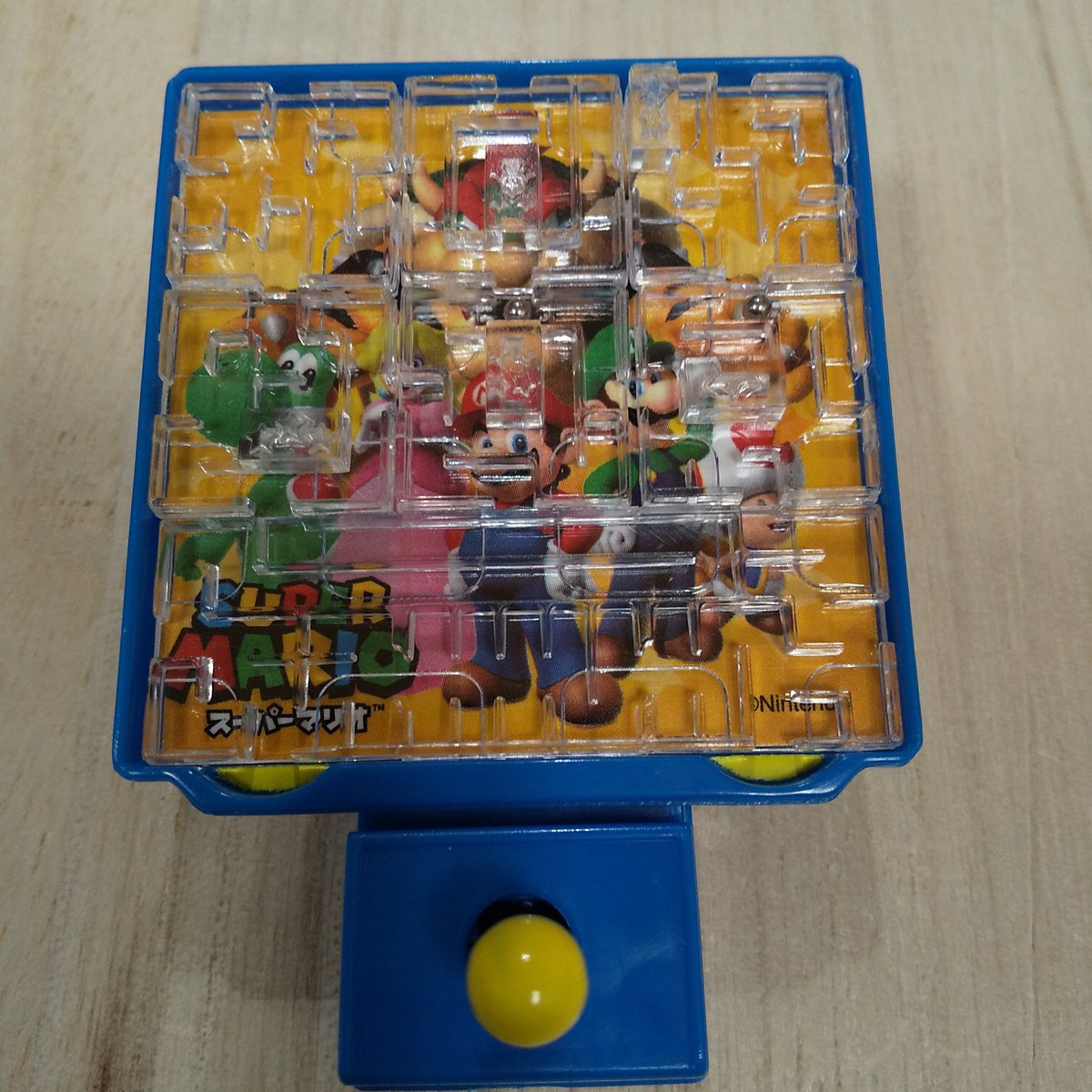 ガチャ王国アルパーク店 スーパーマリオ カプセル大迷路ゲーム 迷路パーツの配置を自由に変えれるから飽きがこない ガチャ王国 ガチャガチャ 広島 Hiroshima アルパーク スーパーマリオ おもちゃ
