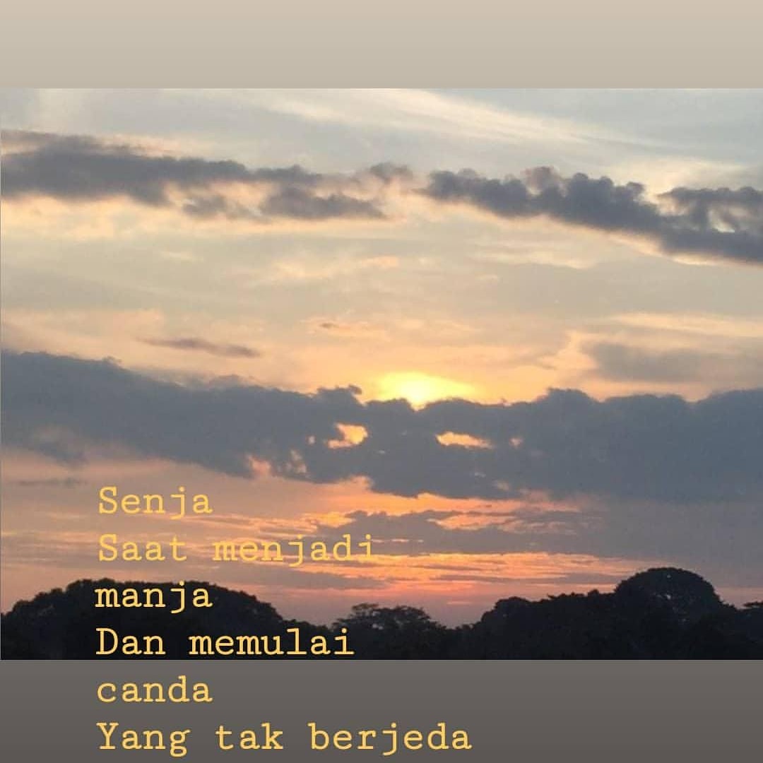 omkucluk's tweet photo. Senja.. saat menjadi manja... #Senja #menjadimanja #manja #cinta https://t.co/bTQyM78jFU