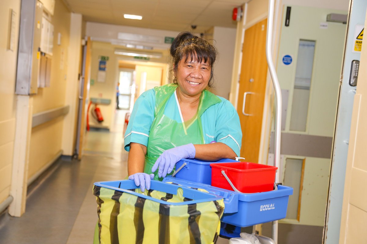 👏 We want to give a MASSIVE shout to all our unsung #NHSheroes, including housekeepers and porters! Doctors and nurses might be the most visible face at a hospital, but there are thousands of other staff behind the scenes who are playing an integral role right now. Thank you! 💙